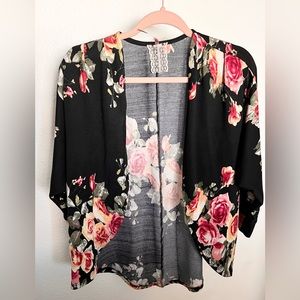 Black Floral Print Kimono Pull Over Size Small
